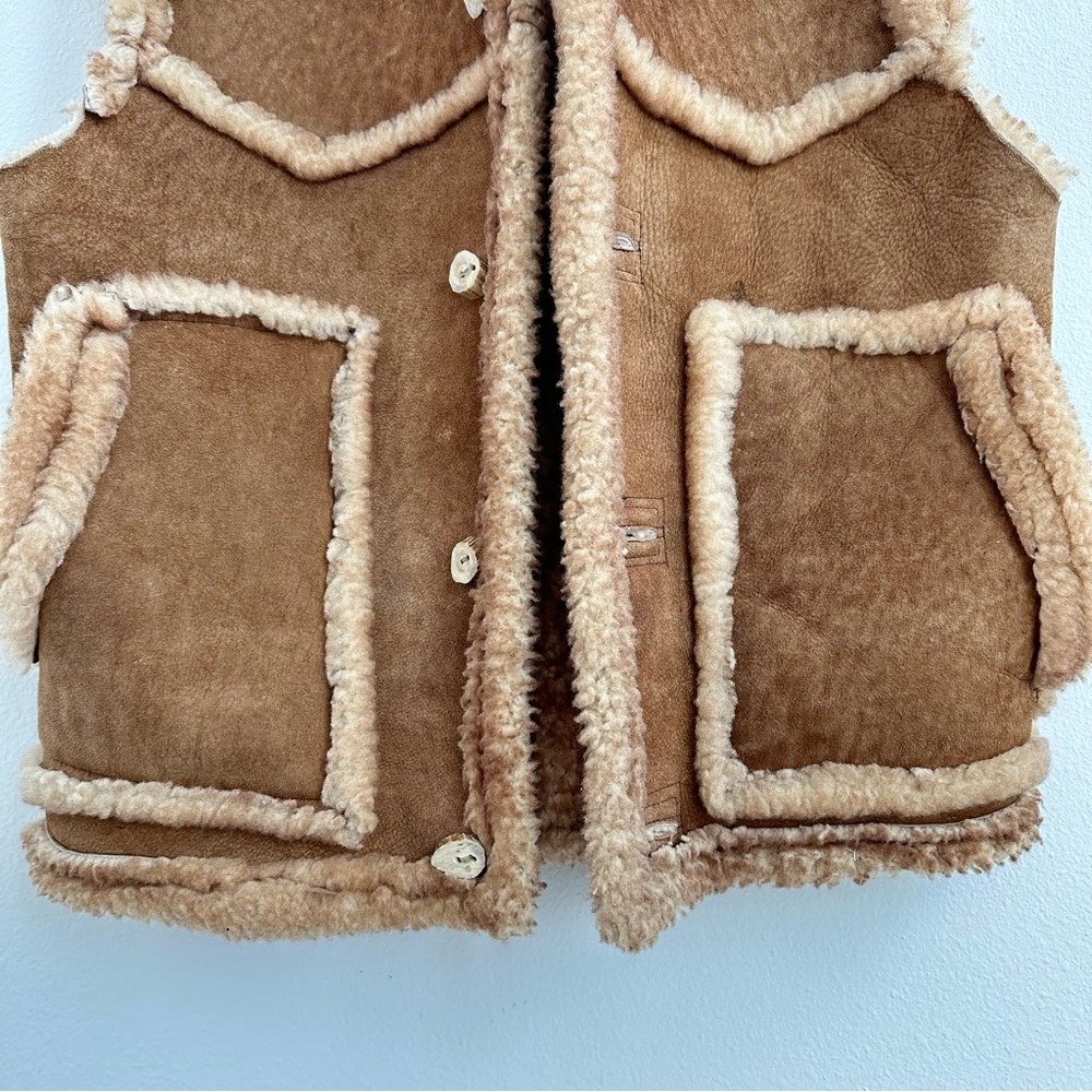 Sheepskin Trader leather shearling outdoorsman vest - Picture 11 of 11